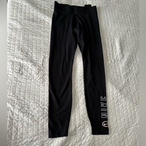 Nike black leggings NWT size women’s small